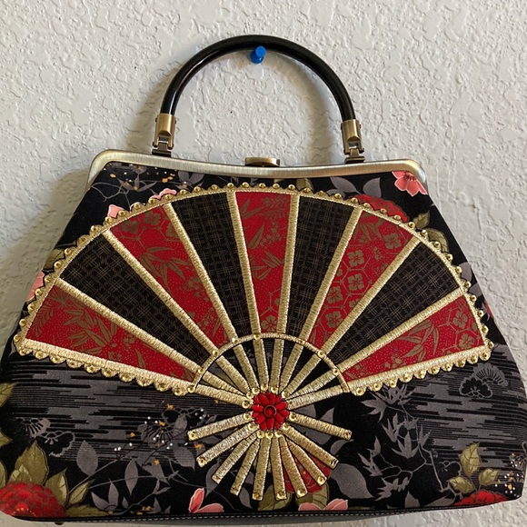 ♥️Isabella Fiore♥️ - Picture 2 of 6